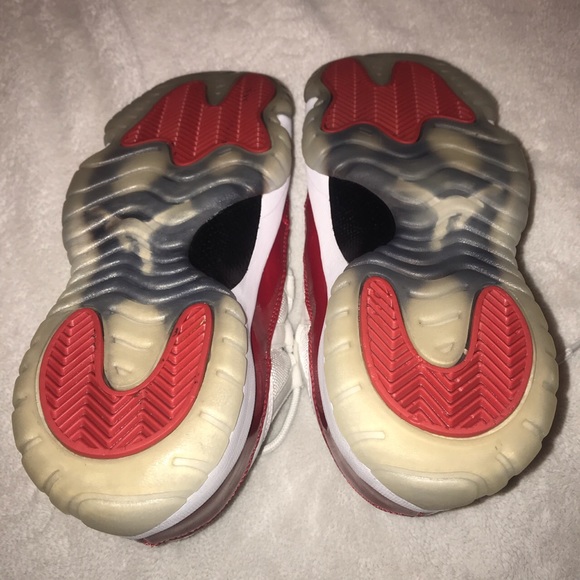 jordan 11 low cherry - Picture 4 of 4